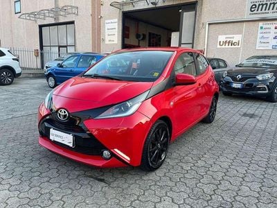 Brugt Toyota Aygo X-play 69 HK (50 kW) 2015 Rød Hatchback