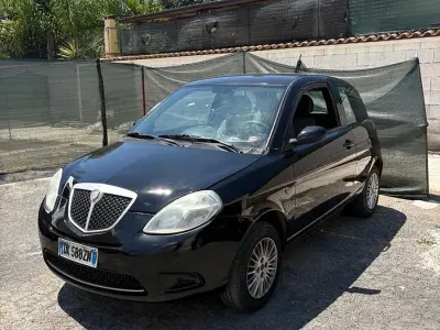 Usata Lancia Ypsilon 60 CV (44 kW) 2007 Nero Utilitaria