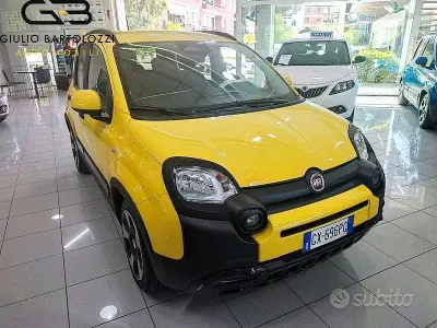 Usata Fiat Panda Cross Cross 70 CV (51 kW) 2025 Giallo Utilitaria