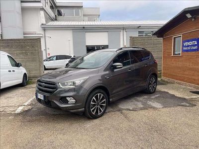 Usata Ford Kuga ST-Line 120 CV (88 kW) 2019 Grigio metallizzato SUV