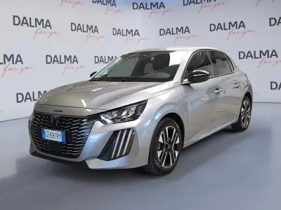 Usata Peugeot 208 Allure 100 CV (73 kW) 2025 Grigio Utilitaria