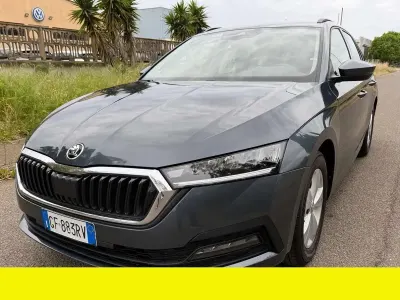 Usata Skoda Octavia Executive 116 CV (85 kW) 2021 Grigio Station wagon