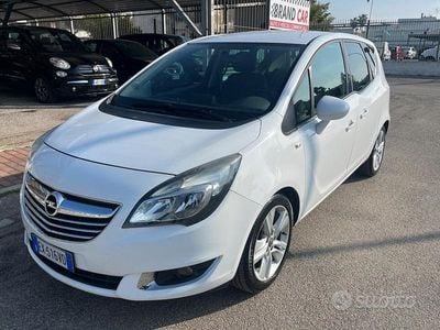 Usata Opel Meriva Cosmo 119 CV (87 kW) 2014 Bianco Monovolume