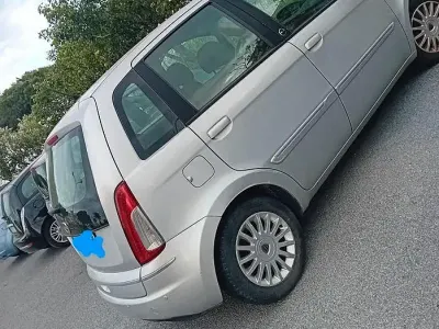 Usata Lancia Musa 95 CV (69 kW) 2012 Grigio Monovolume
