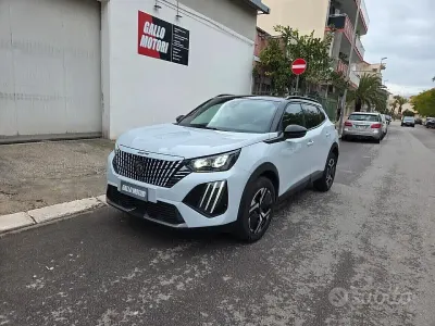 Usata Peugeot 2008 Allure 130 CV (95 kW) 2024 Bianco SUV