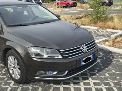 Usata VW Passat Comfortline 140 CV (102 kW) 2013 Marrone Station wagon