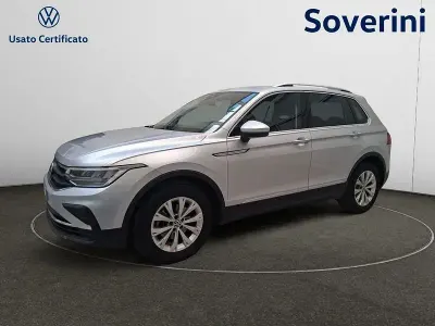 Gebraucht VW Tiguan Life 150 PS (110 kW) 2021 Silber SUV
