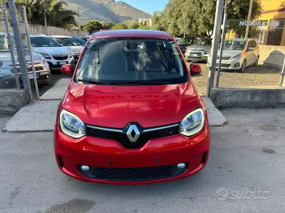 Usata Renault Twingo SE 65 CV (47 kW) 2020 Rosso Utilitaria