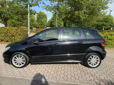 Usata Mercedes B180 109 CV (80 kW) 2007 Nero Monovolume
