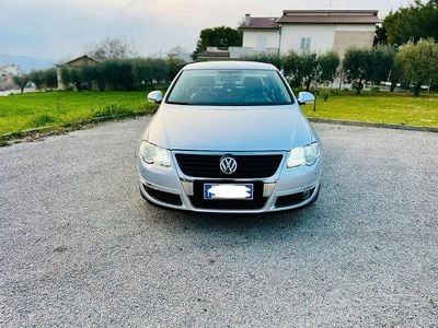 Begagnad VW Passat 140 HK (102 kW) 2007 Grå Sedan