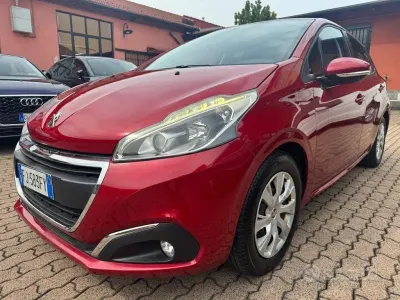 Usata Peugeot 208 Active 68 CV (50 kW) 2017 Bordeaux Utilitaria
