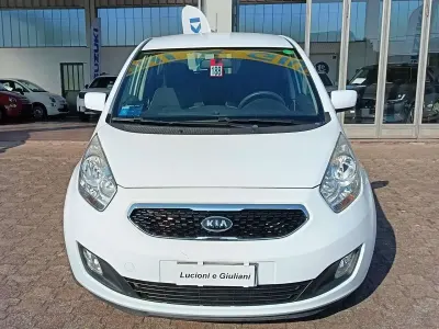 Usata Kia Venga Active 90 CV (66 kW) 2012 Bianco Utilitaria