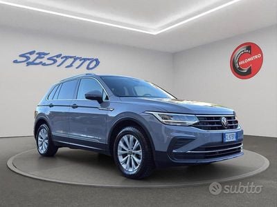 Usata VW Tiguan Life 150 CV (110 kW) 2022 Grigio chiaro SUV
