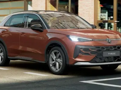 Nuova VW T-Roc Life 116 CV (85 kW) 2026 Flame red metallizzato nero SUV