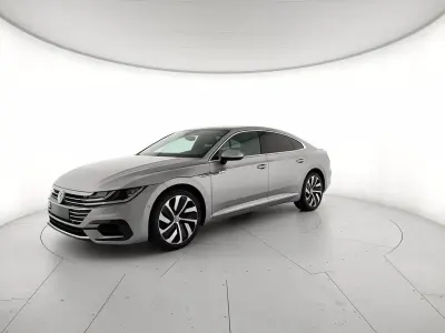 Usata VW Arteon Sportline 241 CV (177 kW) 2017 Pyrit silver metalizzato Utilitaria
