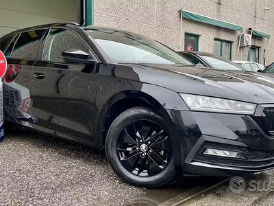 Usata Skoda Octavia Executive 116 CV (85 kW) 2021 Grigio Station wagon