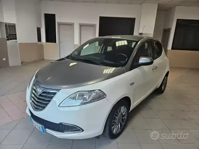 Usata Lancia Ypsilon Silver 69 CV (50 kW) 2012 Bianco Utilitaria
