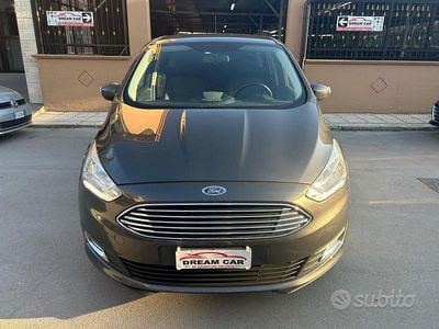 Begagnad Ford C-MAX Titanium 120 HK (88 kW) 2017 Grå Minibuss