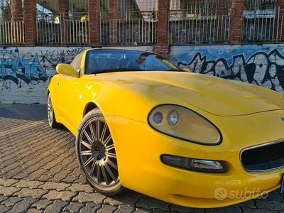 Begagnad Maserati 4200 390 HK (286 kW) 2002 Gul Cab