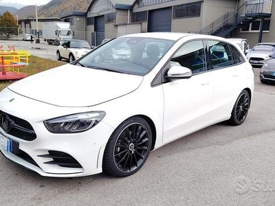 Usata Mercedes B180 AMG Line Premium Plus 116 CV (85 kW) 2023 Bianco Monovolume