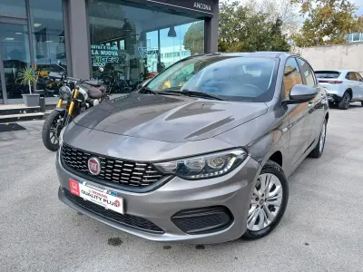 Usata Fiat Tipo Lounge 95 CV (69 kW) 2019 Grigio Berlina