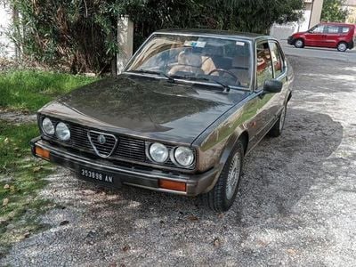 Usata Alfa Romeo Alfetta Quadrifoglio 130 CV (95 kW) 1983 Marrone Berlina