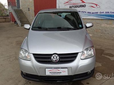 Begagnad VW Fox 70 HK (51 kW) 2008 Grå Halvkombi
