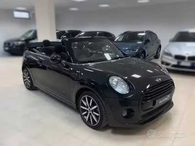 Usata Mini Cooper Cabriolet 136 CV (100 kW) 2016 Nero Cabrio