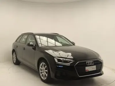 Usata Audi A4 Business 136 CV (100 kW) 2023 Nero mythos metallizzato Station wagon