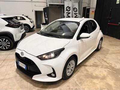 Usata Toyota Yaris Active 72 CV (52 kW) 2023 Bianco Utilitaria