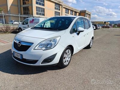 Usata Opel Meriva 100 CV (73 kW) 2013 Bianco Monovolume