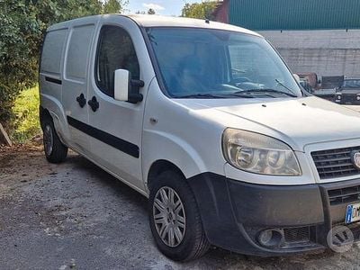 Begagnad Fiat Doblò 105 HK (77 kW) 2008 Vit Minibuss