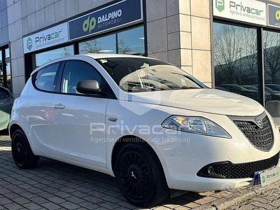 Usata Lancia Ypsilon 69 CV (50 kW) 2015 Bianco Utilitaria
