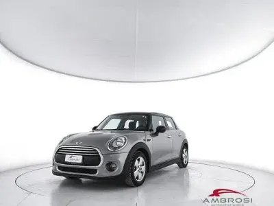 Używany Mini Cooper 136 KM (100 kW) 2016 Szary Hatchback