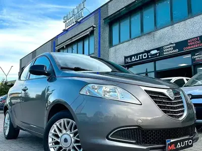 Usata Lancia Ypsilon Platinum 69 CV (50 kW) 2014 Grigio Utilitaria