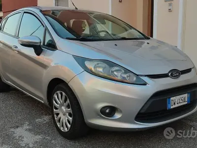 Usata Ford Fiesta 68 CV (50 kW) 2009 Grigio Berlina