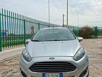 Usata Ford Fiesta Business Edition 75 CV (55 kW) 2013 Grigio Utilitaria