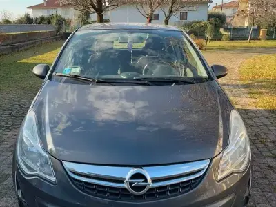 Usata Opel Corsa 85 CV (62 kW) 2012 Utilitaria