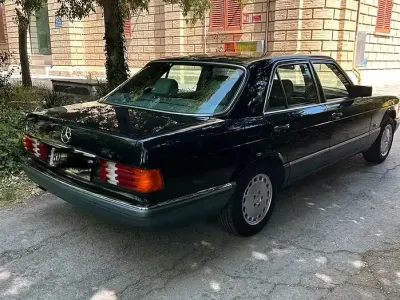 Usata Mercedes 300 SE 188 CV (138 kW) 1990 Blu Berlina