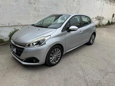 Usata Peugeot 208 Allure 75 CV (55 kW) 2017 Argento Utilitaria