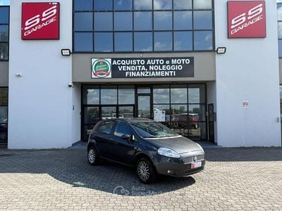 Grigio Usata 2009 Fiat Grande Punto Active Utilitaria | 2600 € (Buon prezzo)