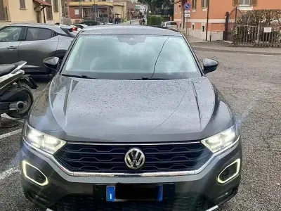 Usata VW T-Roc 150 CV (110 kW) 2020 Grigio SUV