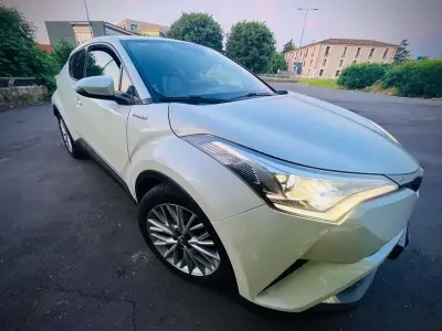 Usata Toyota C-HR Lounge 98 CV (72 kW) 2017 Bianco SUV