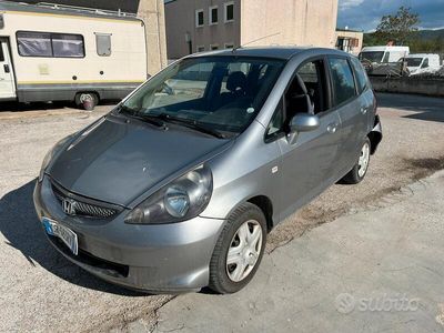 usata Honda Jazz Live 1.2cc benzina 78cv neopatentati