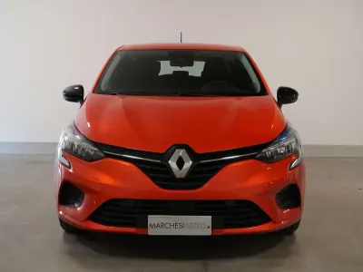 Usata Renault Clio V Equilibre 65 CV (47 kW) 2023 Arancione Berlina