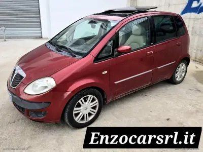 Gebraucht Lancia Musa 90 PS (66 kW) 2006 Rot Van / Kleinbus