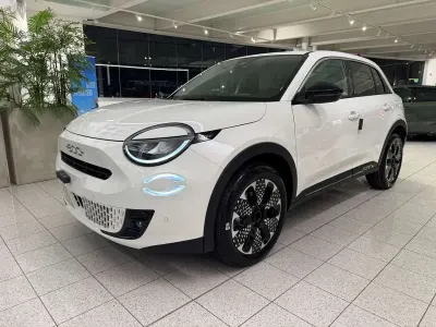 Nuova Fiat 600 La Prima 101 CV (74 kW) 2025 Blu/azzurro(met.) SUV