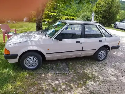 Usata Ford Escort 50 CV (36 kW) 1984 Berlina