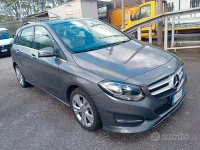 Usata Mercedes B200 136 CV (100 kW) 2016 Grigio Monovolume