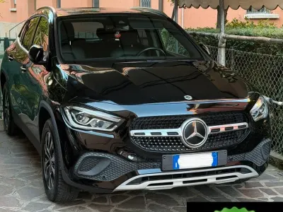 Usata Mercedes GLA250 Premium 160 CV (117 kW) 2021 Nero SUV